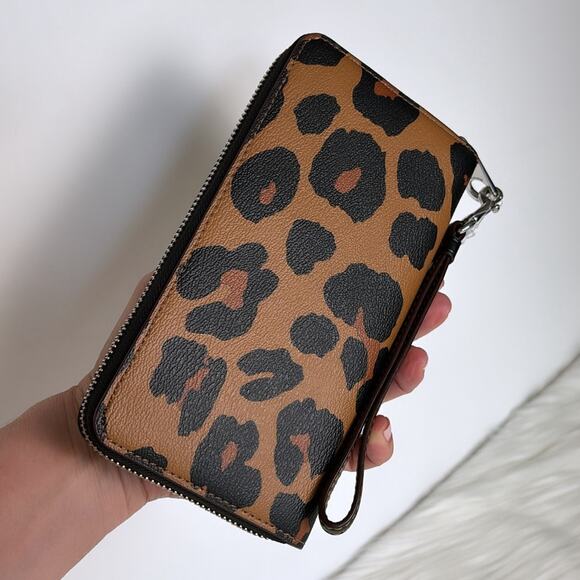 NWT Coach Long Zip Around Wallet With Leopard And Signature Canvas Interior - Picture 5 of 6